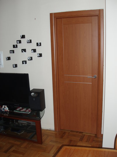 Bedroom door in cherry laminate